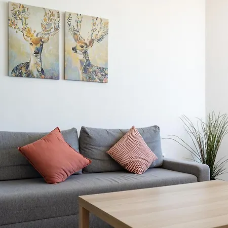 Seaview 1 Bedroom Modern Apartment *